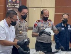 Polisi Sita 22 Kilogram Kokain yang Terdampar di Pantai Sumenep