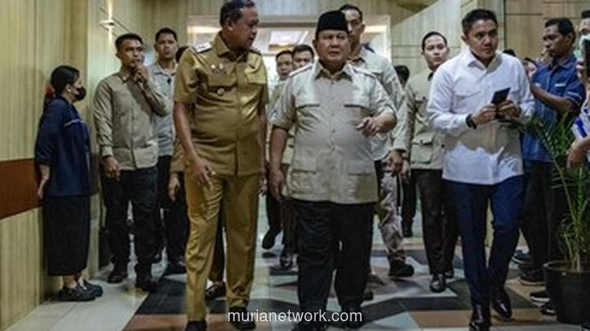 Presiden Prabowo Jenguk Korban Kecelakaan Kereta di Bekasi, Instruksikan Investigasi dan Perbaikan Perlintasan