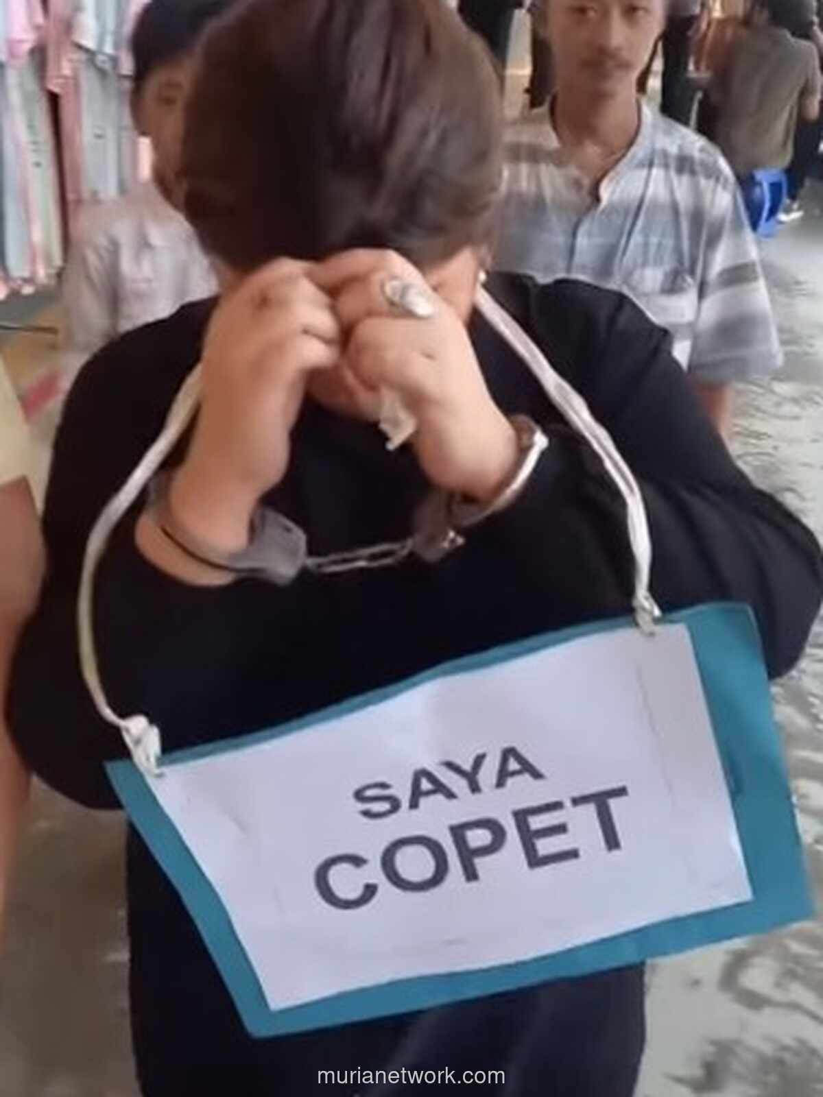 Wanita Copet di Stasiun Tanah Abang Diamankan Massa Usai Gagal Curi iPhone