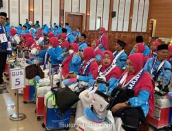 442 Jemaah Haji Kloter 5 Embarkasi Pondok Gede Berangkat ke Tanah Suci, Tiga Orang Tertinggal karena Sakit