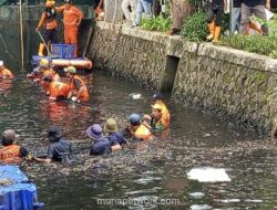Operasi Gabungan Angkut 7 Ton Ikan Sapu-sapu dari Perairan Jakarta