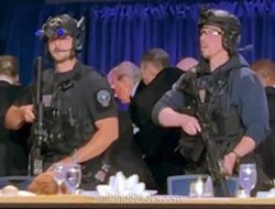 Trump Dievakuasi Saat Jamuan Makan Malam, Petugas Secret Service Tertembak