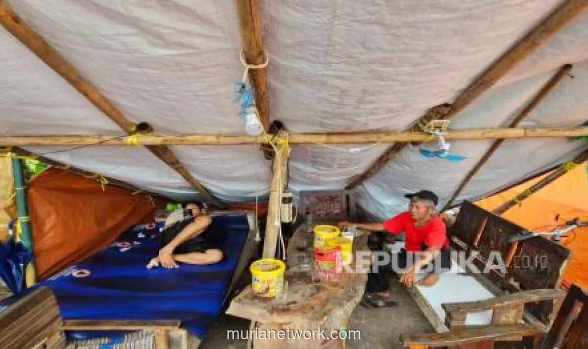 Warga Kampung Sekip Semarang Bertahan di Pengungsian, Janji Relokasi Masih Menggantung