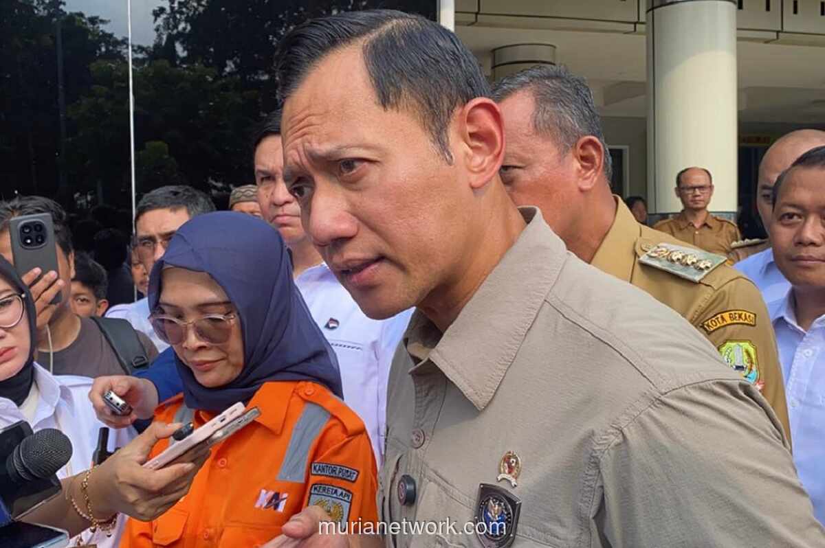 AHY Jenguk Korban Kecelakaan Kereta di Bekasi, 15 Tewas dan 88 Luka