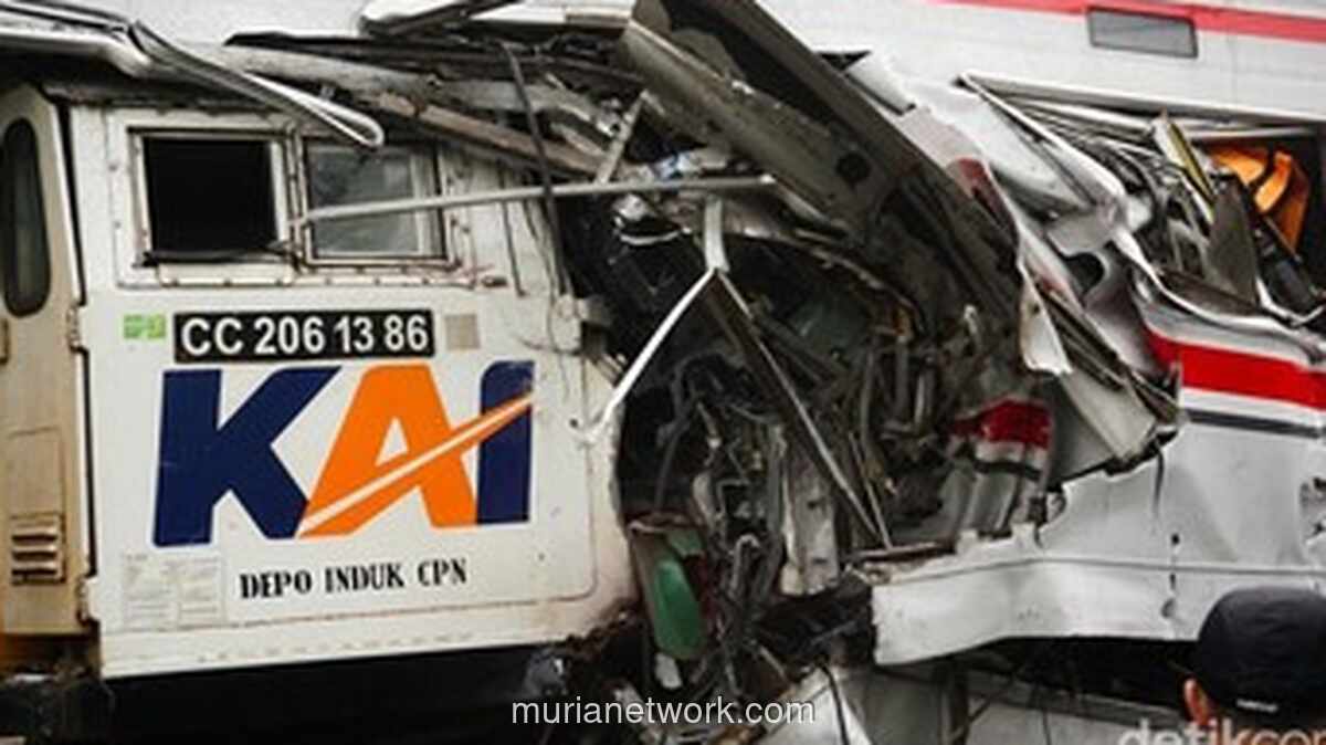 Menko Infrastruktur Soroti Risiko Gerbong Khusus Wanita di Bagian Belakang Rangkaian KRL