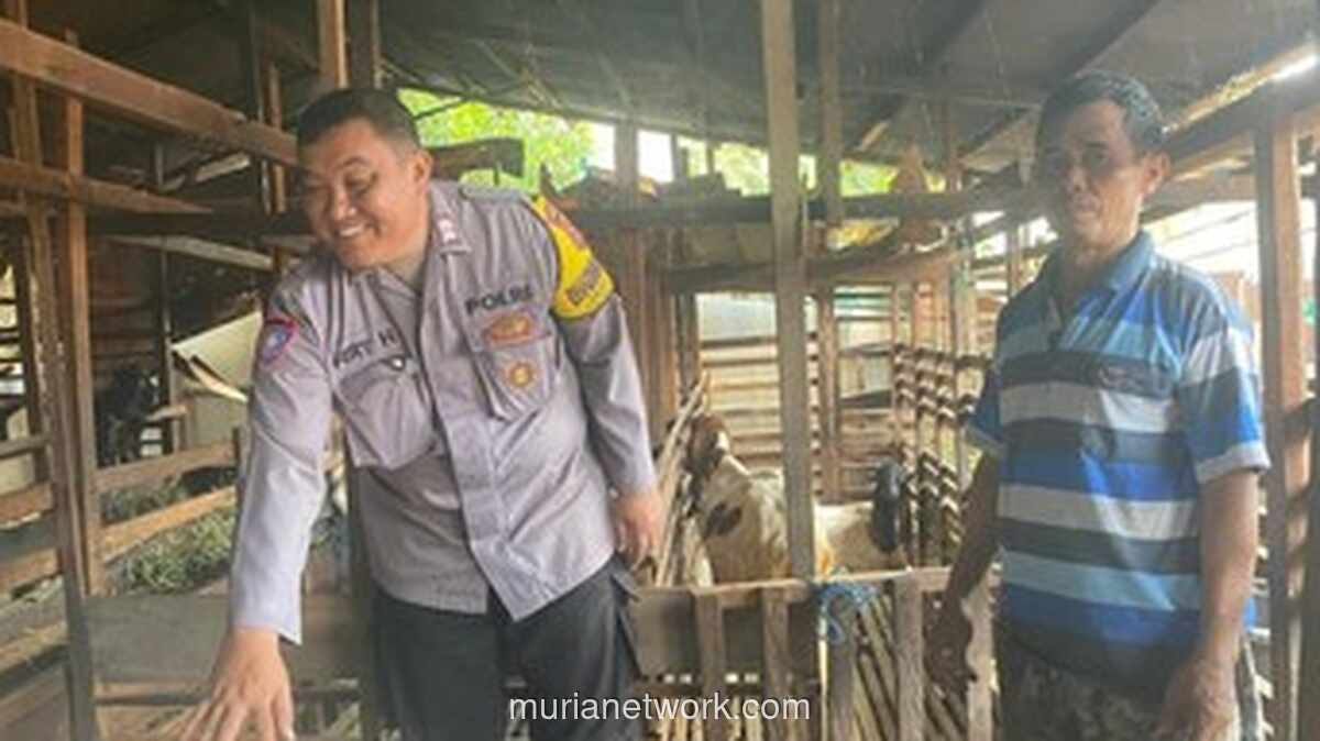 Polisi di Tabalong Dorong Ekonomi Desa Lewat Ternak Kambing dan Kerajinan Pelepah Pisang