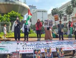 Aksi Solidaritas Palestina dan Doa untuk TNI Gugur Warnai CFD Bundaran HI