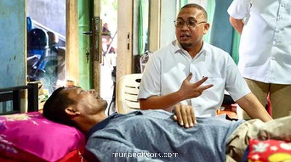 Andre Rosiade Beri Bantuan Rp 10 Juta untuk Sopir Penderita Saraf Kejepit di Padang