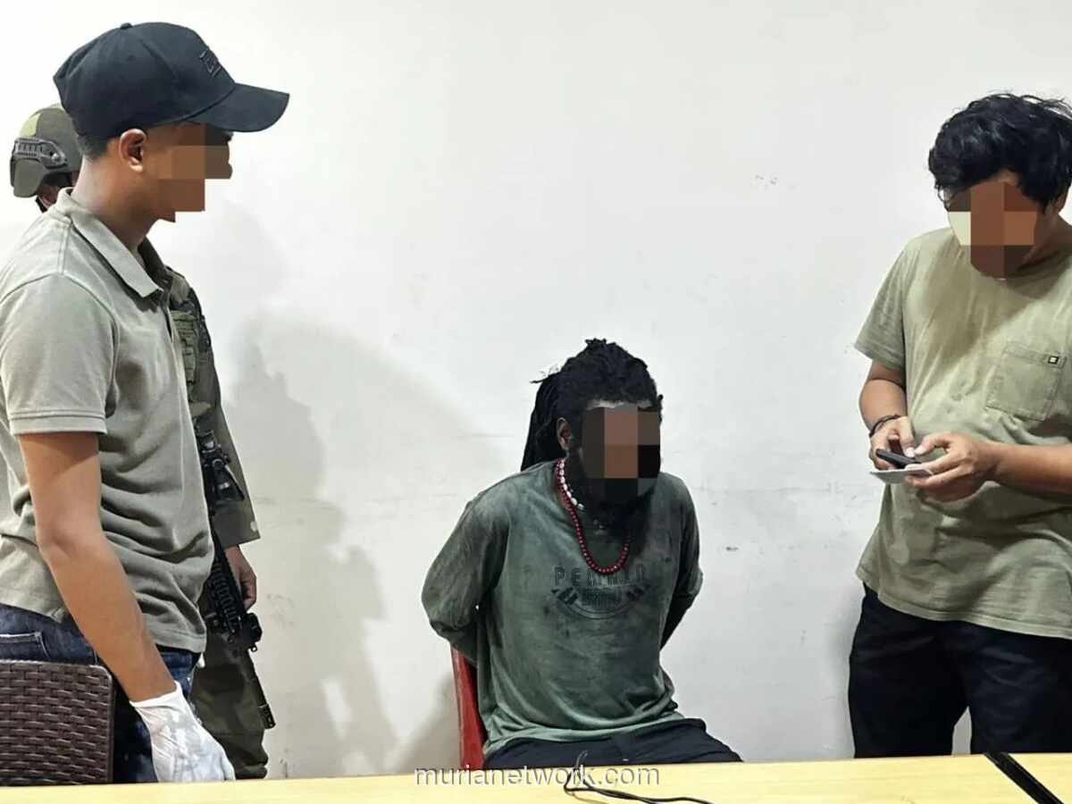 Timika – Personel Satgas Damai Cartenz Amankan Anggota KKB Mewoluk yang Masuk DPO Penembakan Warga Sipil