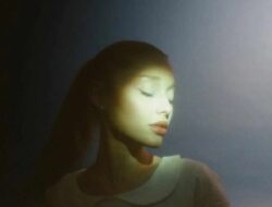 Ariana Grande Umumkan Album Baru Petal Rilis 31 Juli, Kolaborasi dengan Ilya Salmanzadeh