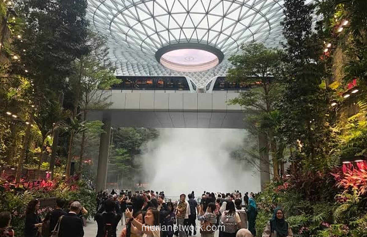 Bandara Changi Catat Rekor Penumpang Meski Penerbangan Timur Tengah Anjlok