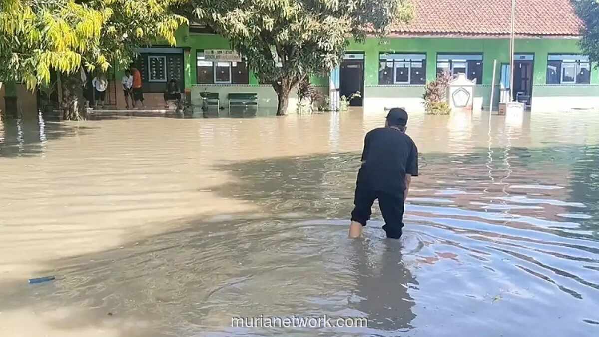 Banjir Rendam SD di Klaten, Proses Belajar Dialihkan ke Rumah