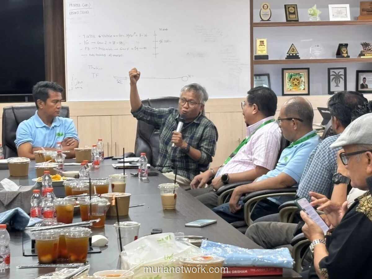 Jurnalis Senior Kritik Buku Money Politics Kurang Data Empiris