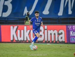 Frans Putros Diperkirakan Terima Gaji Rp506 Juta per Bulan di Persib