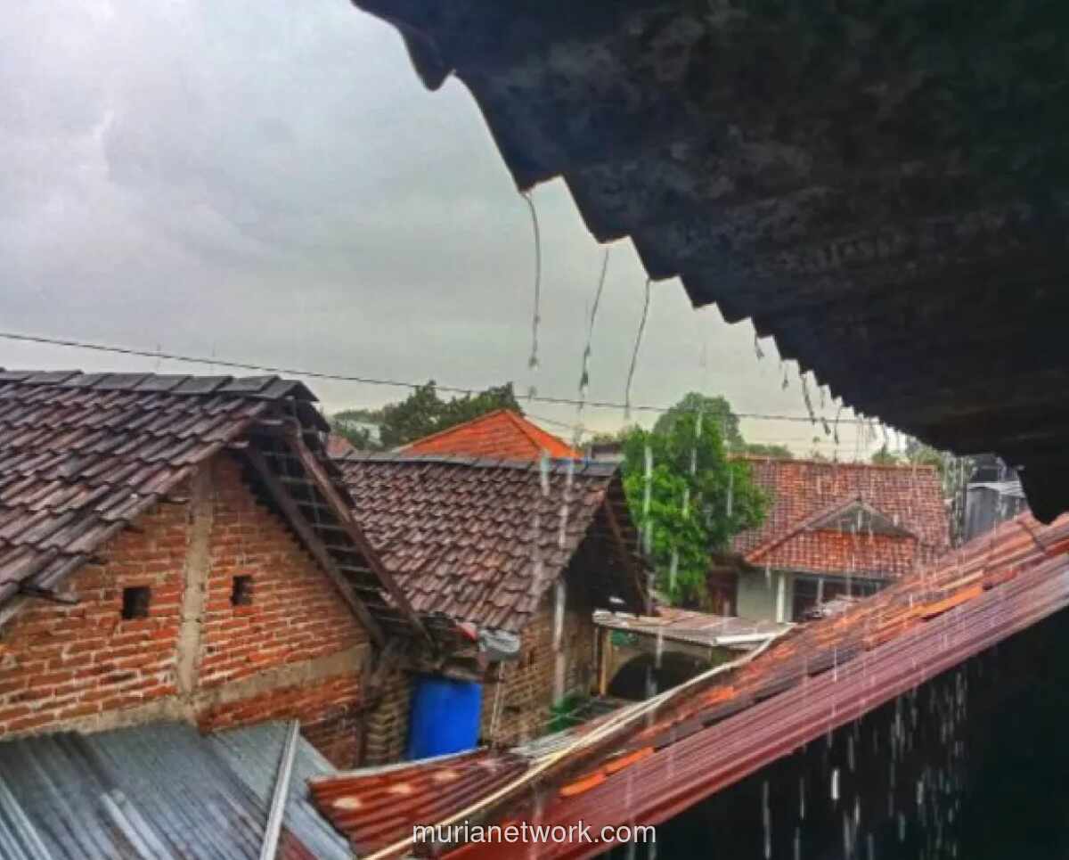 BMKG Prediksi Hujan Ringan Guyur Jakarta Siang hingga Sore Ini