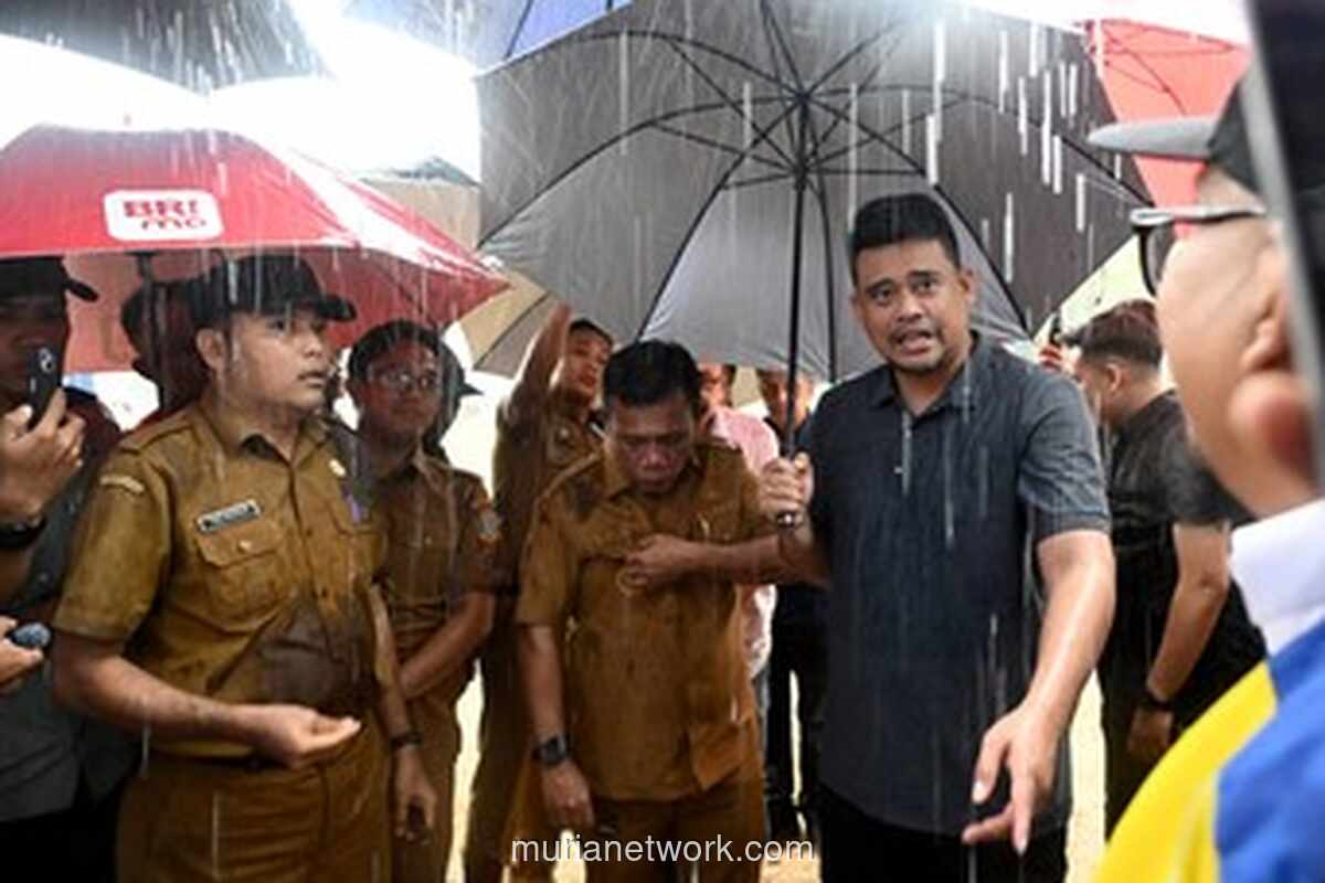 Gubernur Bobby Nasution Bentak Camat di Lokasi Proyek Tanggul yang Lamban