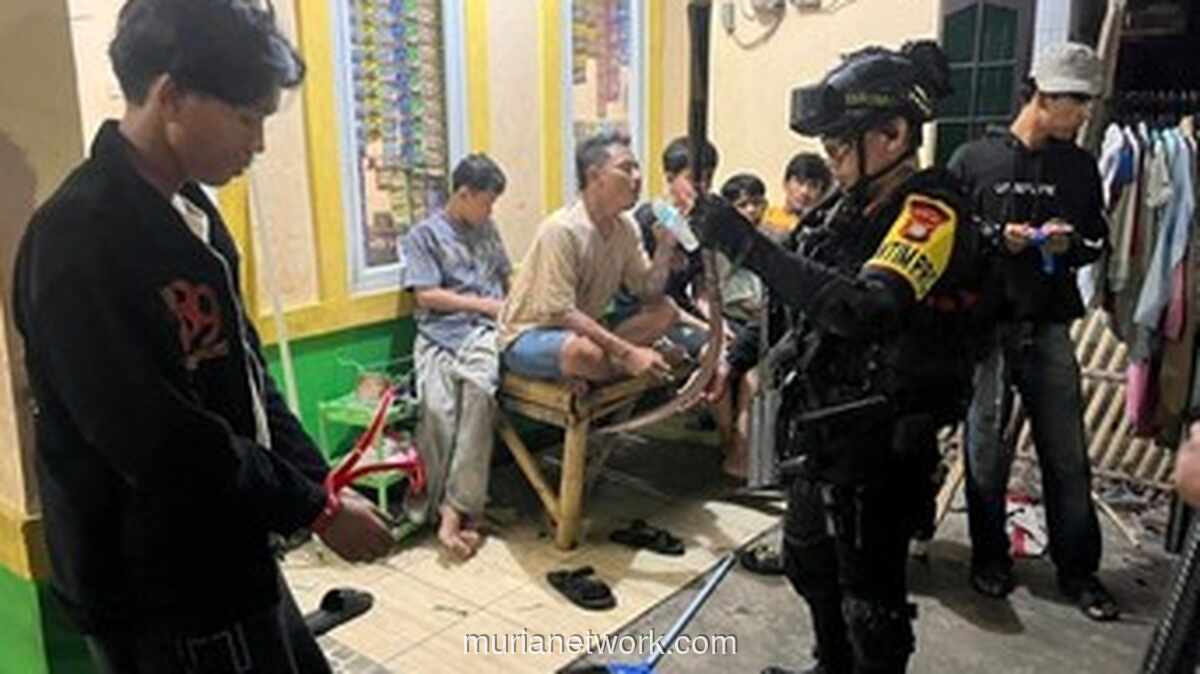 Brimob Gagalkan Tawuran di Jakarta Timur, Amankan Celurit Sepanjang Dua Meter