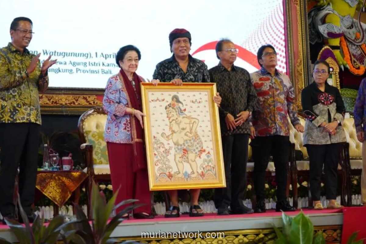 Megawati Serahkan 126 Sertifikat HKI untuk Lindungi Karya Seni dan Budaya Bali