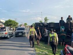 Bus Terguling di OKU Timur Diduga karena Sopir Main HP, 8 Calon Haji Luka-luka