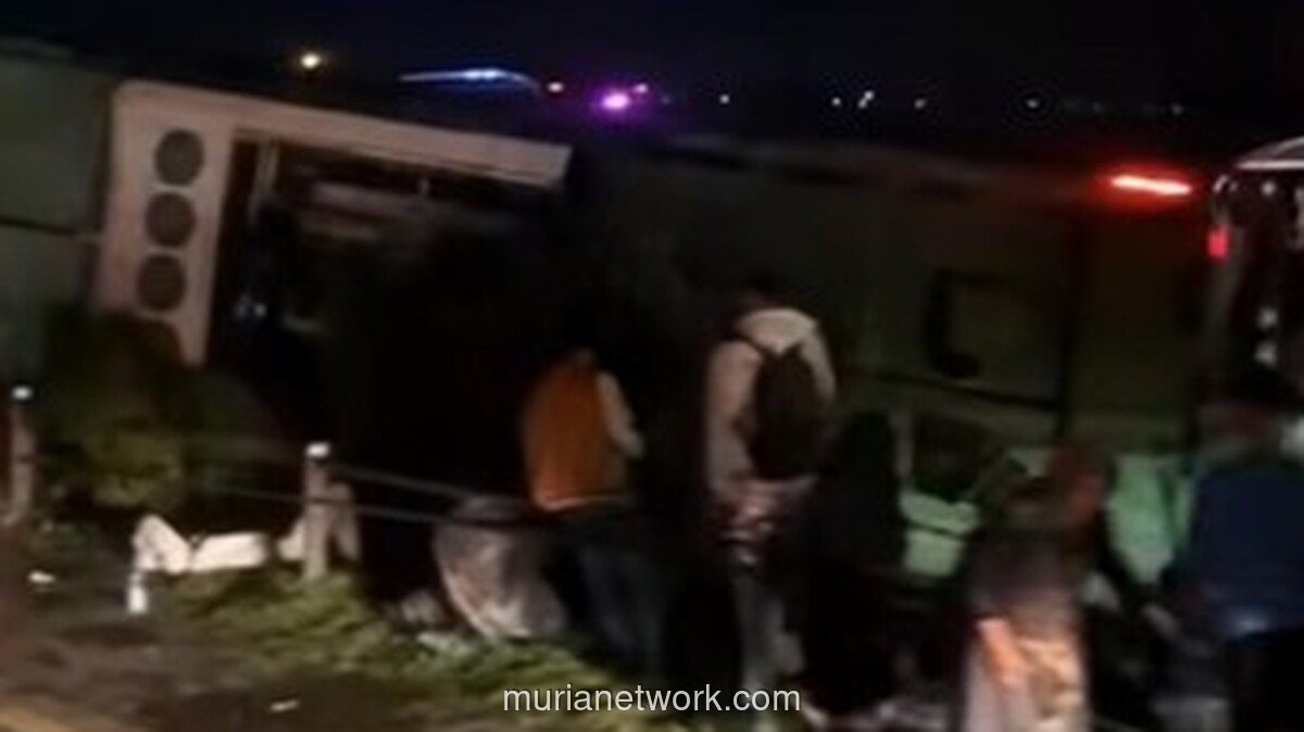 Bus Restu Terguling di Tol Jombang-Mojokerto, 1 Tewas dan 11 Luka Berat