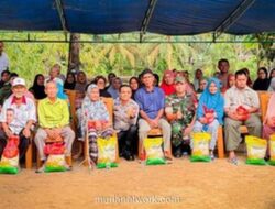 Polres Rokan Hulu Edukasi dan Bagikan Sembako untuk Cegah Karhutla