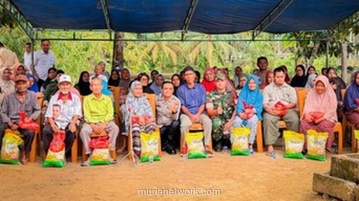 Polres Rokan Hulu Edukasi dan Bagikan Sembako untuk Cegah Karhutla