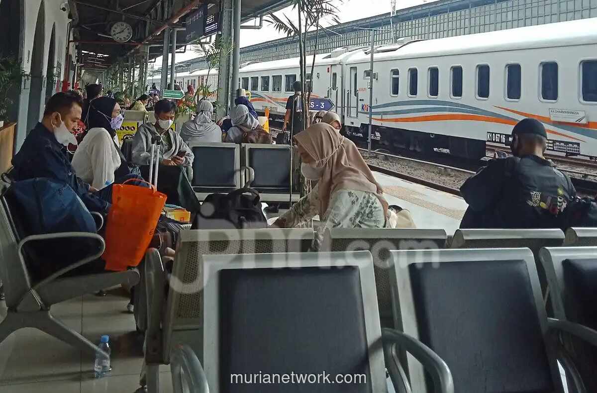 Tabrakan Kereta di Bekasi Timur, Seluruh Perjalanan Jarak Jauh dari Gambir dan Pasar Senen Dihentikan Sementara