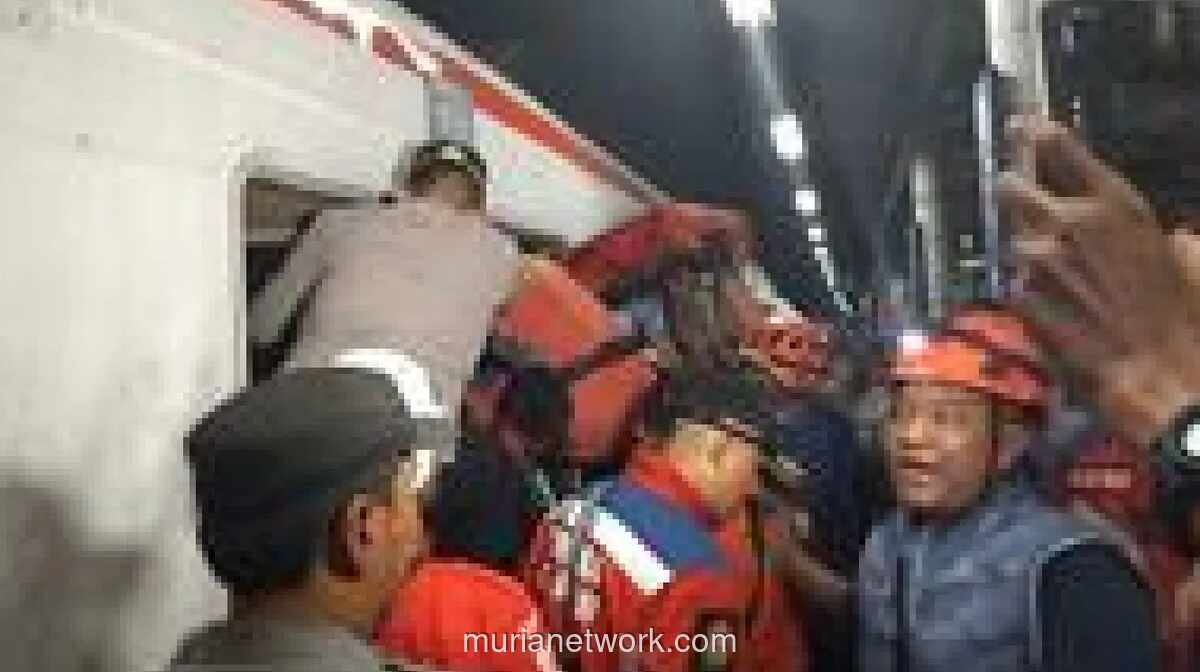 Kecelakaan KA Jarak Jauh Vs KRL di Bekasi, KAI Sediakan Bus Alternatif