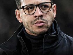 Chelsea Pecat Liam Rosenior Usai Hanya Tiga Bulan Melatih