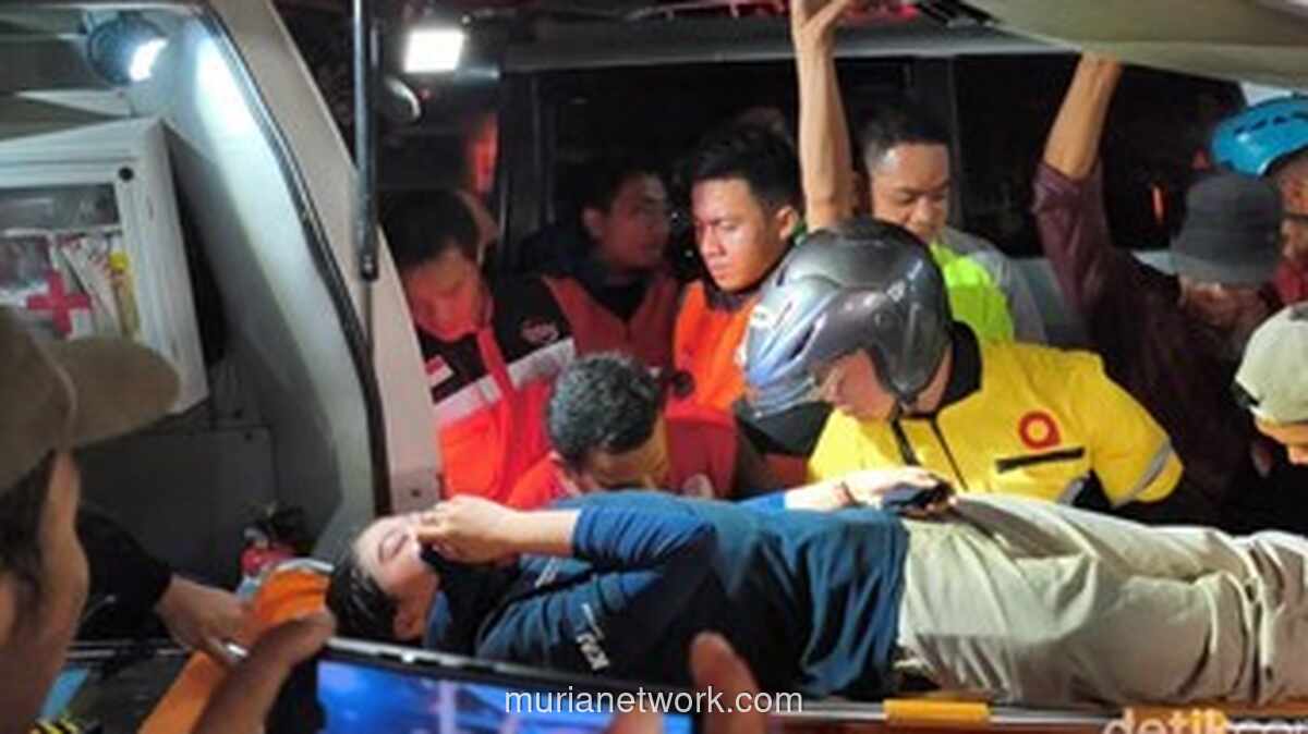 Wakil Ketua DPR Tinjau Lokasi Tabrakan Kereta di Bekasi, 29 Korban Dievakuasi