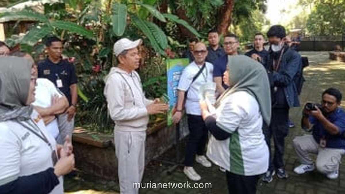 Gubernur Jabar Bayar Dua Bulan Gaji Tertunggak Karyawan Kebun Binatang Bandung