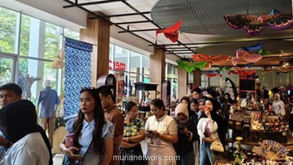 Tari Kecak Jadi Magnet Pengunjung Baru TMII, Antrean Mengular Demi Tiket Gratis