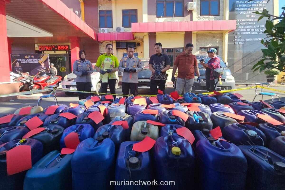 Polisi Bongkar Penimbunan 1.575 Liter Pertalite di Probolinggo, Tujuh Tersangka Diamankan