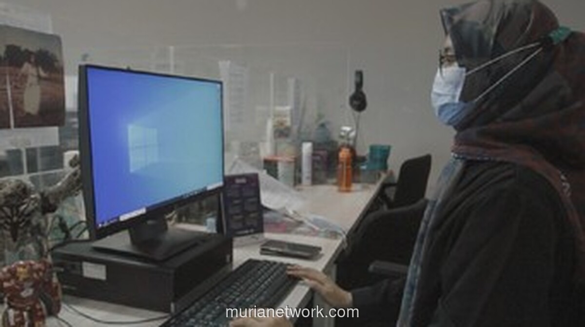 Pemerintah Terapkan WFH Setiap Jumat untuk ASN Guna Hemat BBM