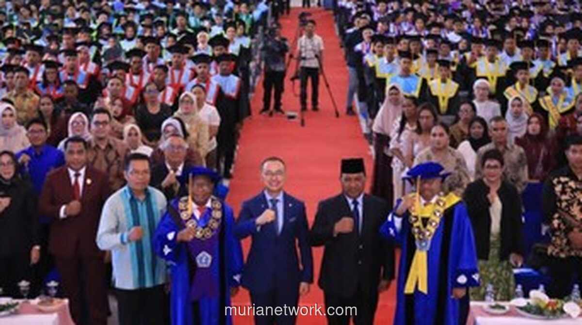 Wakil Ketua MPR Eddy Soeparno Beri Beasiswa S2 untuk Mahasiswa NTT Ber-IPK 4,00 dari Keluarga Buruh Pelabuhan