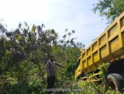 Truk Nyaris Jatuh ke Jurang di Rumpin Usai Ganjalan Ban Lepas Saat Panaskan Mesin