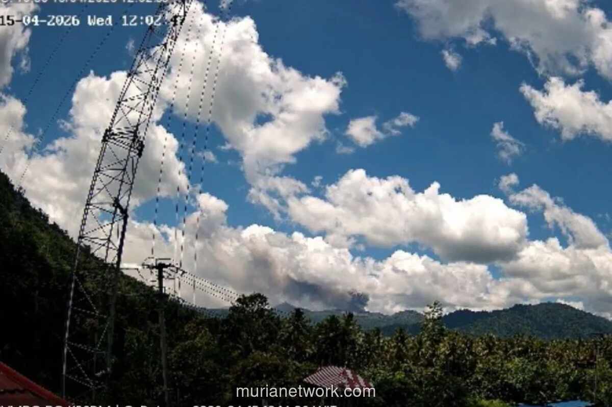 Gunung Dukono Erupsi, Abu Vulkanis Membubung 700 Meter