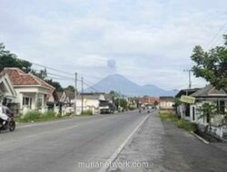Gunung Semeru Erupsi Tiga Kali dalam Dua Jam, Status Tetap Siaga