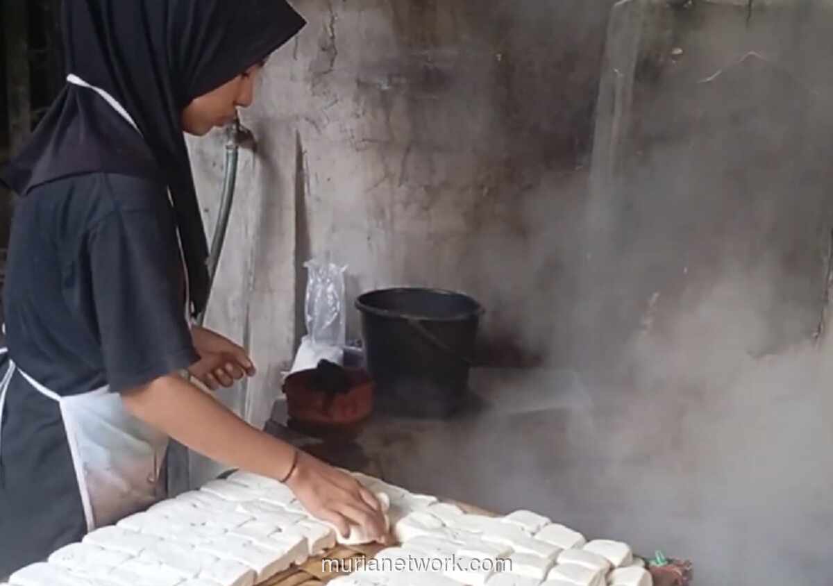 Perajin Tegal Pangkas Ukuran Tahu Imbas Harga Kedelai Impor Melonjak