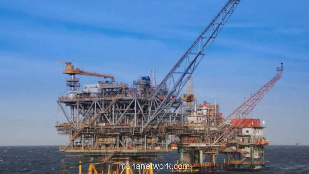 Harga Minyak Dunia Anjlok 5,9% Usai Selat Hormuz Dibuka Kembali