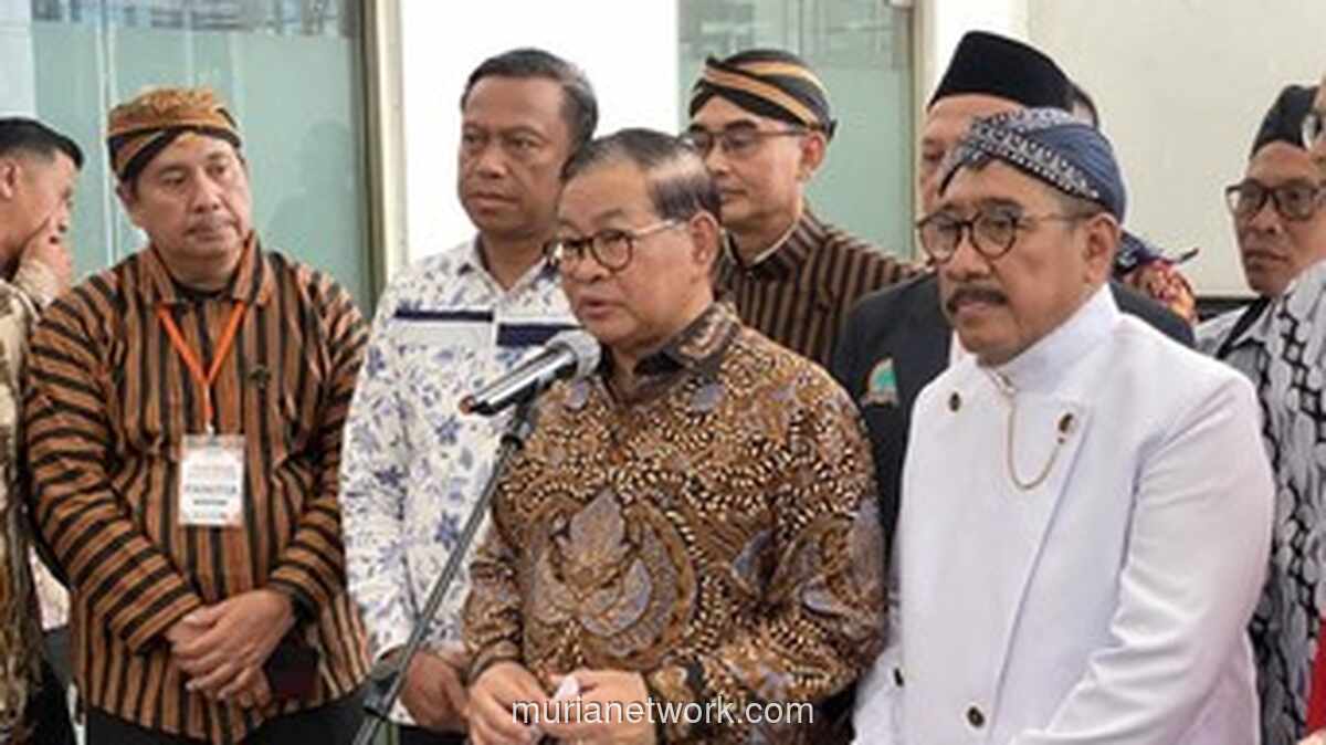 Gubernur DKI Anjurkan Bungkus Daun Pisang Hadapi Lonjakan Harga Plastik 50%