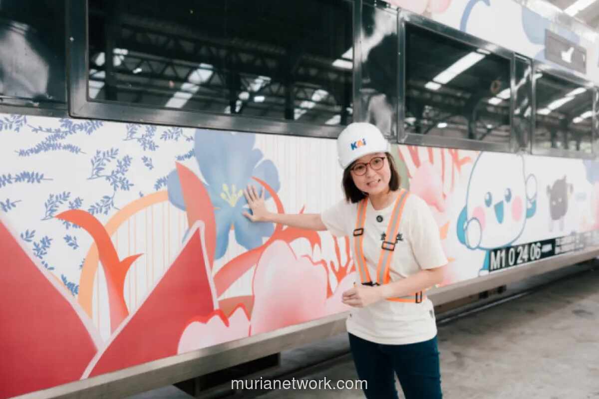 Kereta Jakarta-Surabaya Dihiasi Lukisan Seniman Muda, Kolaborasi Kemenparekraf dan KAI