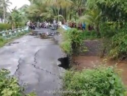 Dua Jembatan di Bondowoso Ambles Diterjang Hujan Deras