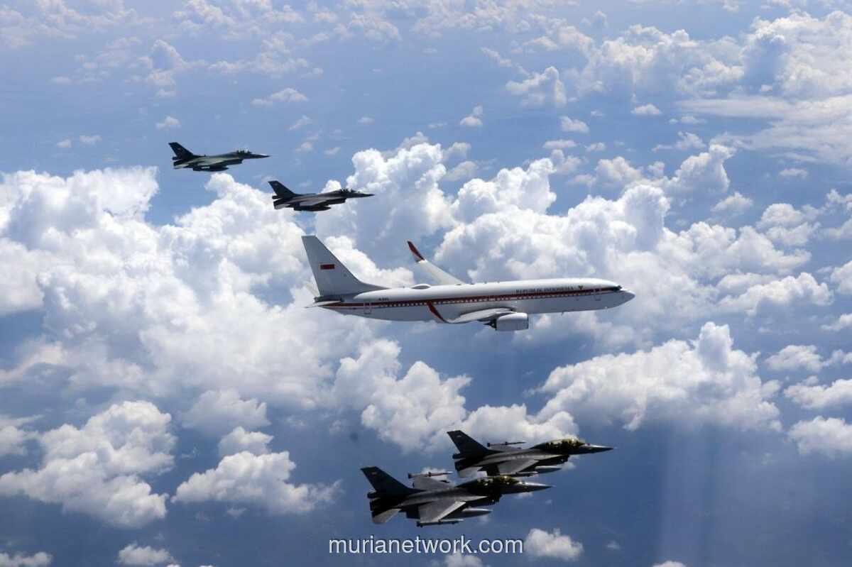 Prabowo Disambut Kawanan Elang Muda TNI AU dalam Penerbangan ke Magelang