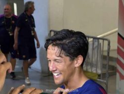 Irfan Bachdim Wujudkan Mimpi Masa Kecil, Tukar Jersey dengan Idola Rivaldo