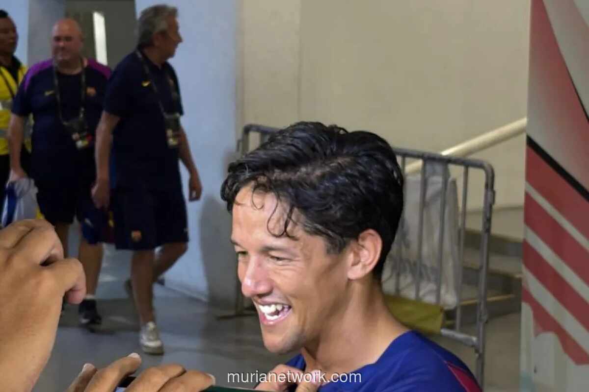 Irfan Bachdim Wujudkan Mimpi Masa Kecil, Tukar Jersey dengan Idola Rivaldo