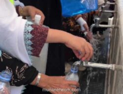 Jemaah Haji Indonesia Manfaatkan Fasilitas Air Zamzam Gratis di Area Masjid Nabawi