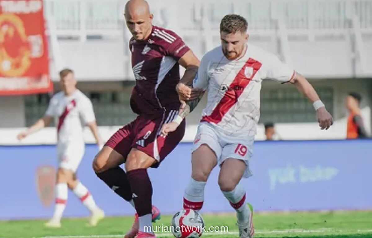 PSM Makassar dan Persis Solo Bermain Imbang 1-1 di Stadion B.J Habibie