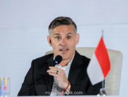 Herdman Jajaki Kerja Sama dengan Persib dan Persija demi Bawa Pemain Eropa ke Timnas untuk Piala AFF 2026