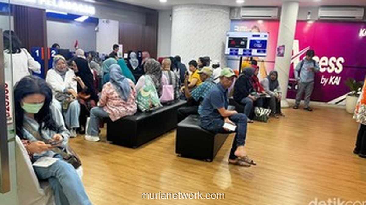 Kecelakaan KRL dan Argo Bromo di Bekasi Timur Picu Keterlambatan KA dari Gambir, Penumpang Ramai Batalkan Tiket